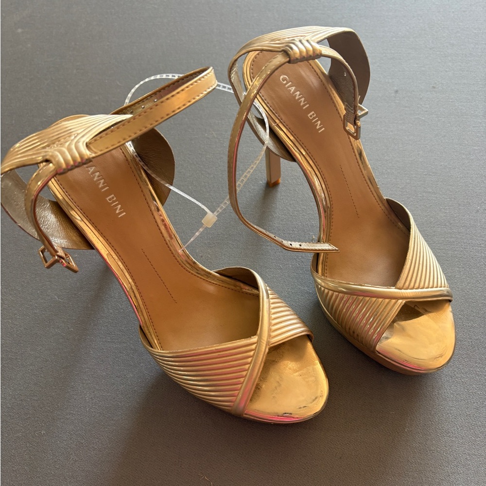 Giani Bernini Gold Strappy Heels
